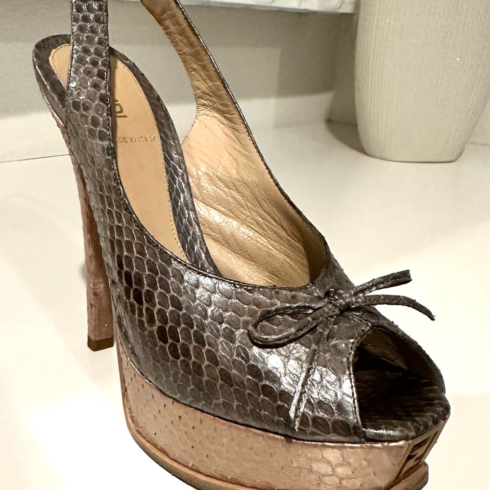 Fendi Python Slingback Pumps. Spuntata Colubro Pe… - image 5
